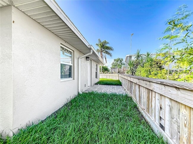 Building Photo - 7091 Tamarind Way