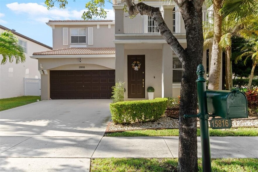 Building Photo - 15816 SW 48th Mnr