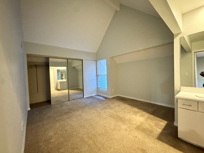 Building Photo - 3804 Pennsylvania Ave