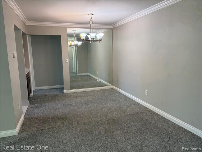 Building Photo - 3551 W 14 Mile Rd