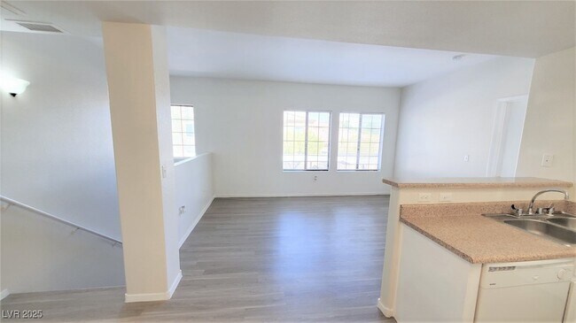 Building Photo - 2141 Hussium Hills St