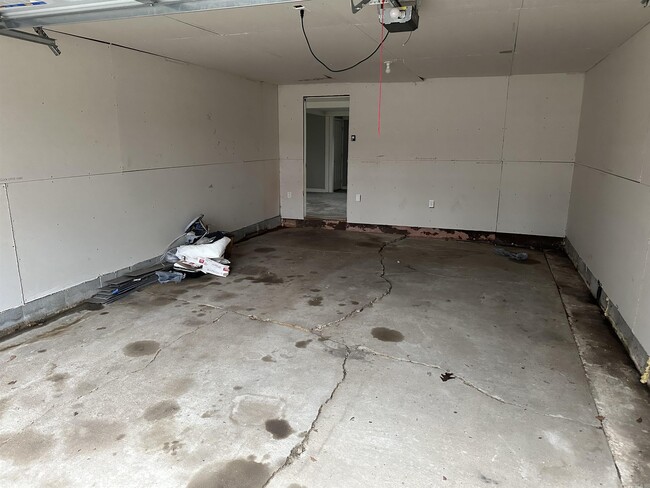 Building Photo - 6432 Tulip Rd