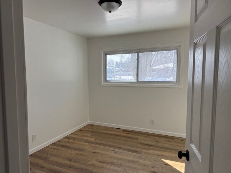 Building Photo - 673 W Factory St