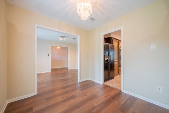 Building Photo - 9202 Benning Dr