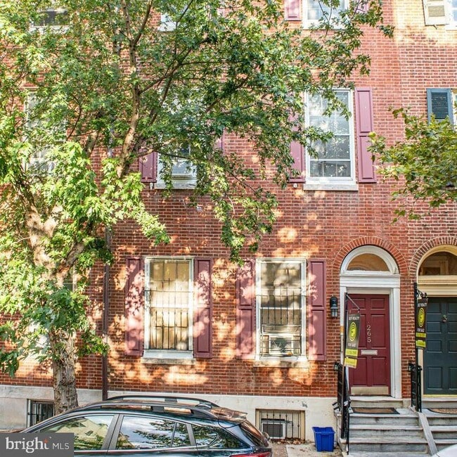 Primary Photo - 265 S 9th St
