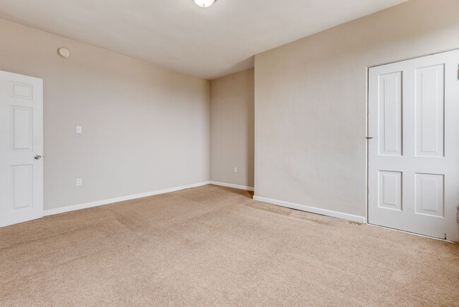 Building Photo - AVAILABLE JUNE 2026 - Spacious 4 Bedroom, 2 Bath Home Minutes from East Carson!