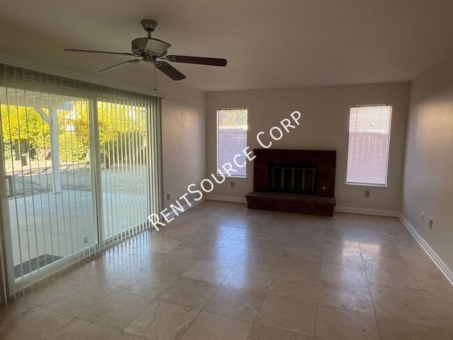 Building Photo - 4 Bedroom Home For Rent in West Palmdale