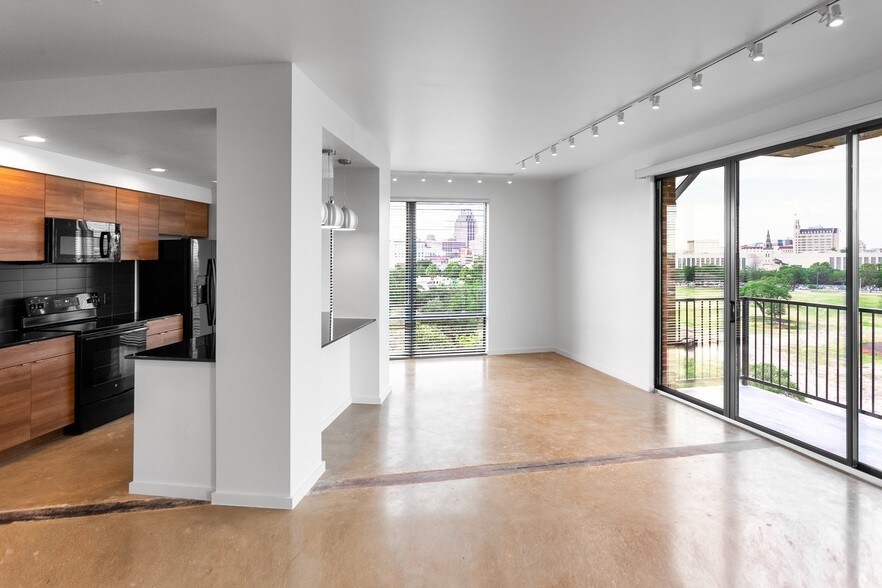 Primary Photo - THE'68