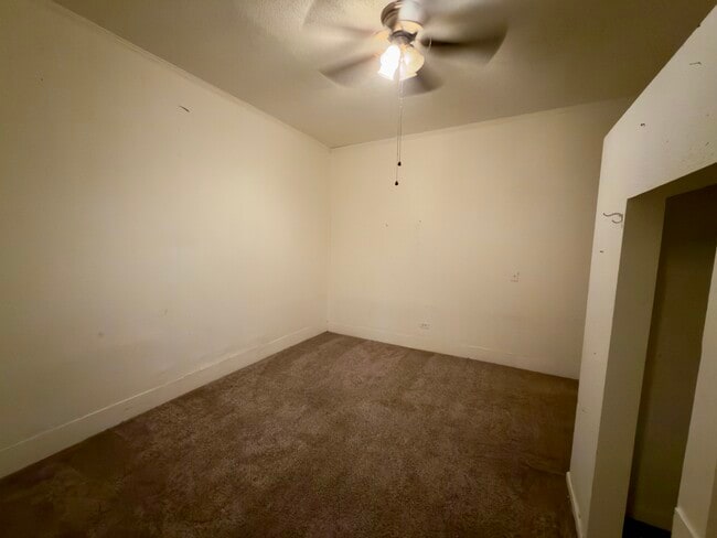 Building Photo - Marshall Street