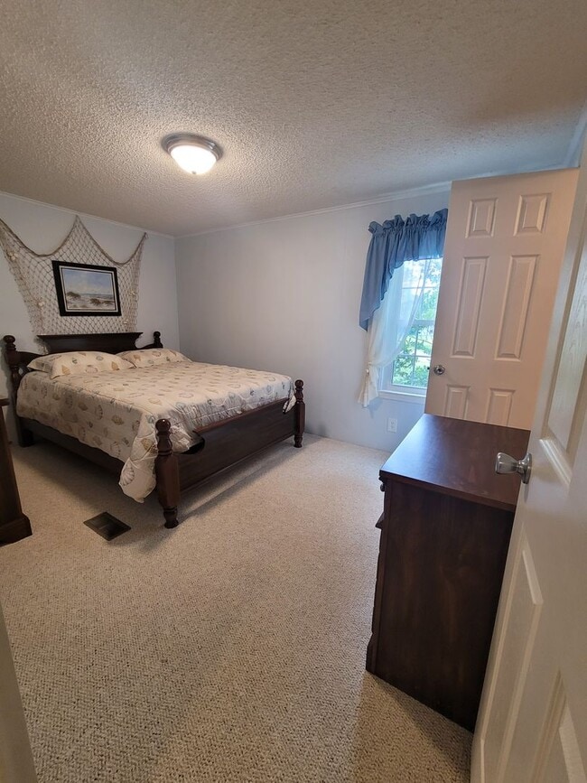 Building Photo - 5 Bedroom Beach House