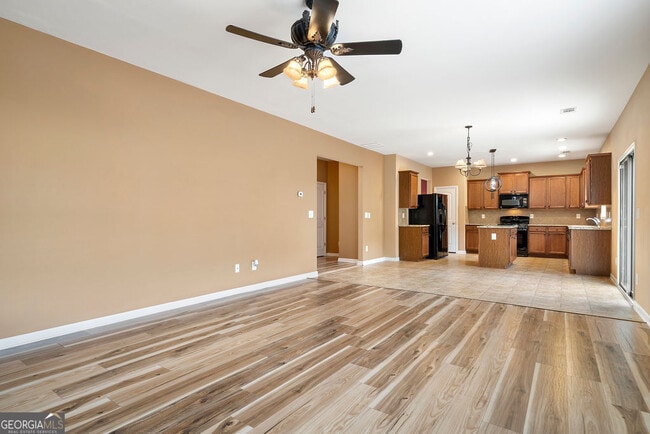 Building Photo - 3325 Earhart Way