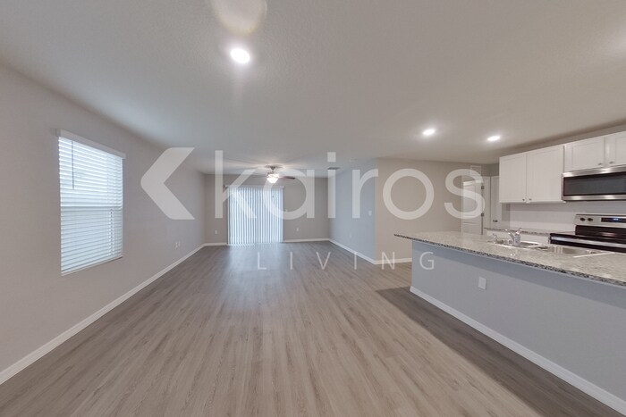 Building Photo - 8515 SW 43rd Ter