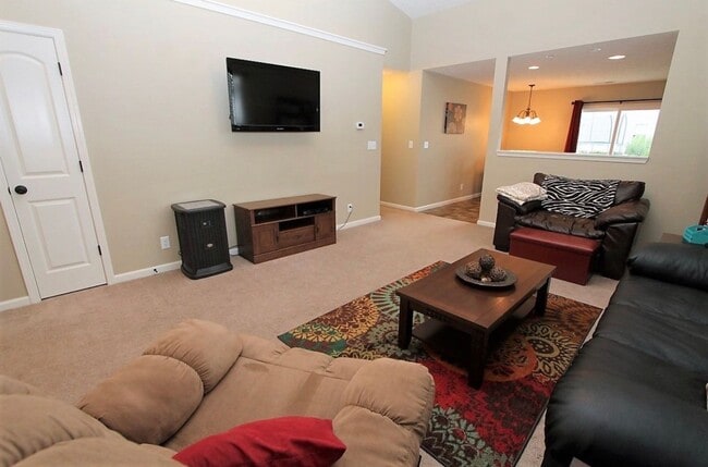 Building Photo - 3 Bed, 2 Bath + Office/Den with Fenced Yard in Lafayette