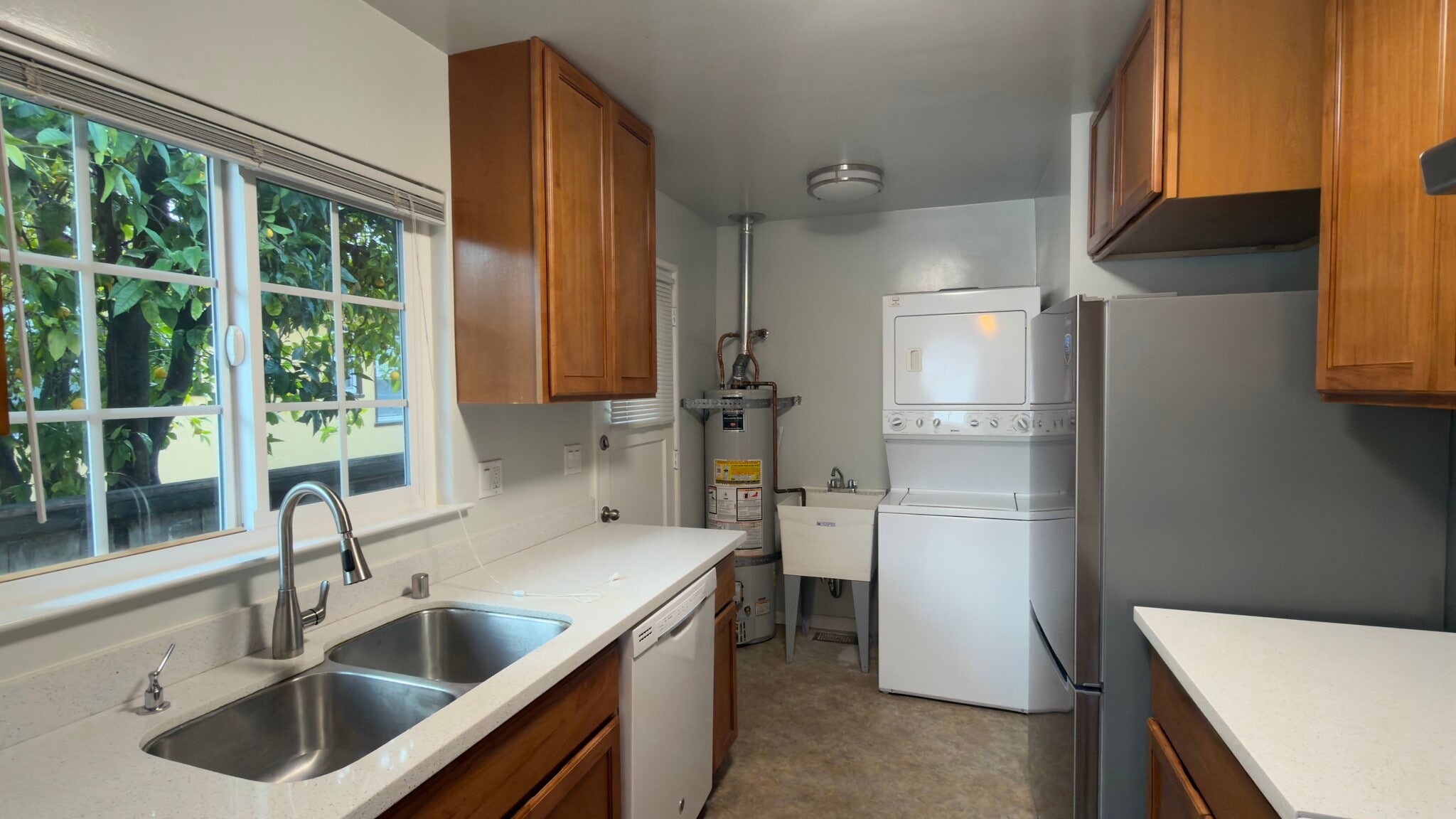 Building Photo - 424 S Frances St