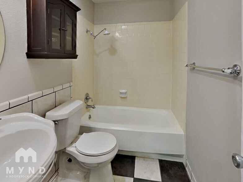 Building Photo - 9150 Park Trail