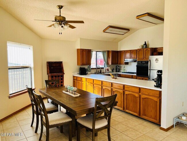 Building Photo - 6801 Ridgley Way