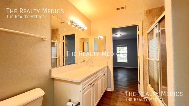 Building Photo - 116 S Normandale Ave