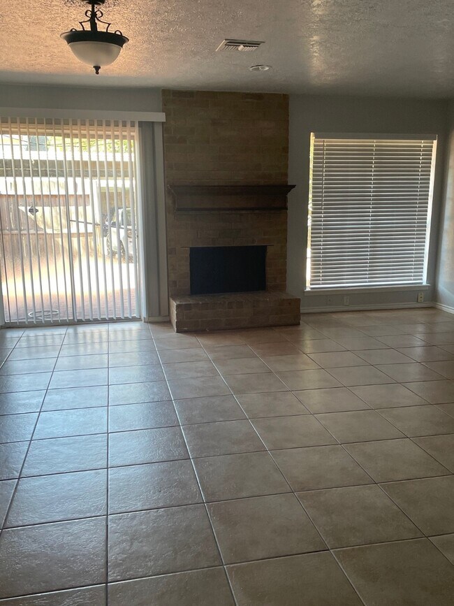 Building Photo - 9250 Beechnut St