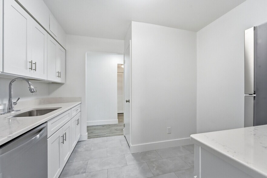 Building Photo - 113 Echelon Rd