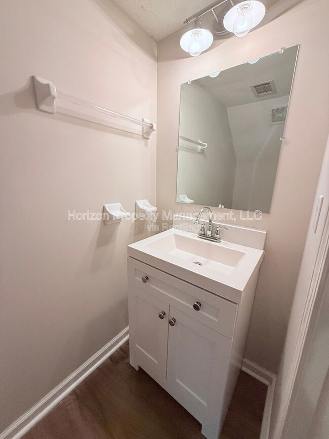 Building Photo - 4018 Hidden Hollow Terrace