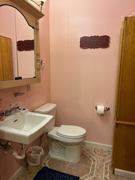 Building Photo - 321 Elsa Dr