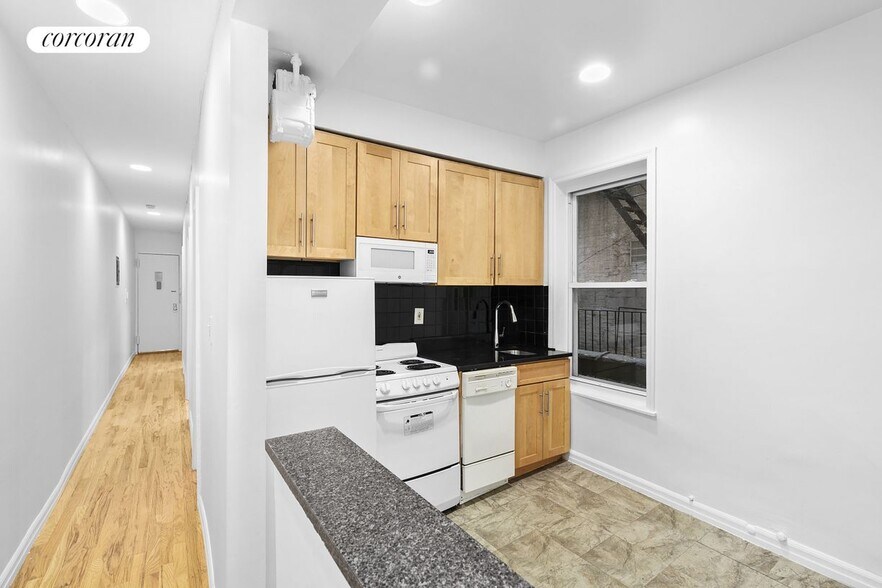 Building Photo - 53 W 106th St