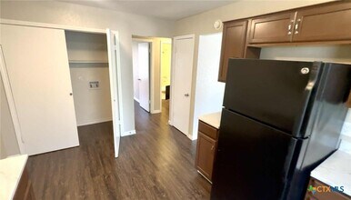 Building Photo - 205 Erby Ave