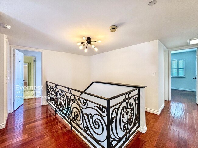 Building Photo - 10211 Clematis Ct