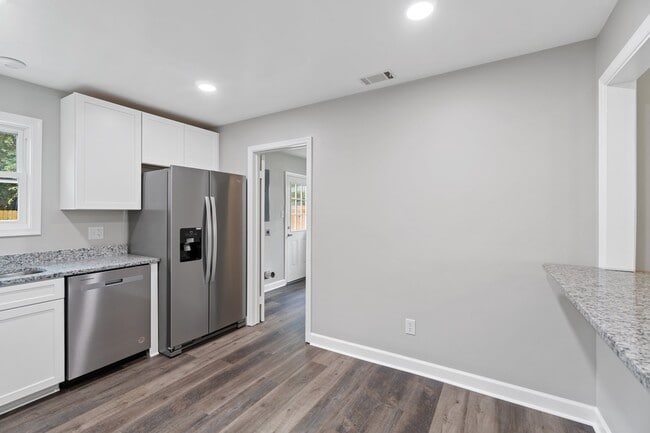 Building Photo - 2916 Knight Rd