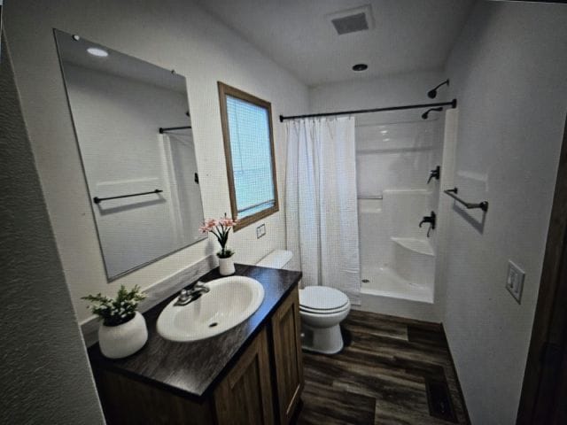 Building Photo - 136 Lynn Ln