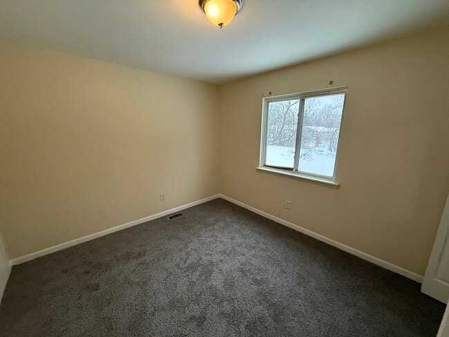 Building Photo - 596 Bloomfield Ave