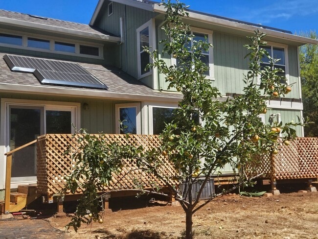 Building Photo - 19055 Ravenhill Rd