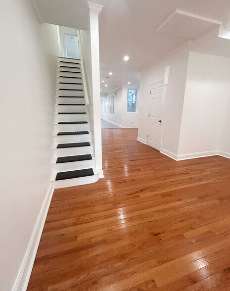 Building Photo - 1241 Orthodox St