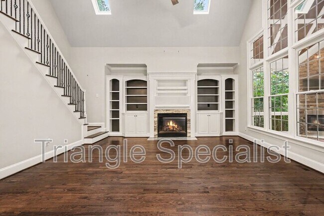 Building Photo - 6121 Carlyle Dr