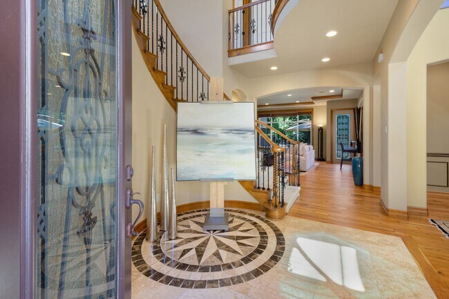 Building Photo - Live the Tuscan Life in Kirkland