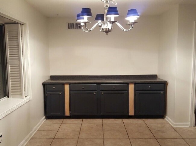 Building Photo - 6248 Brightwood Dr