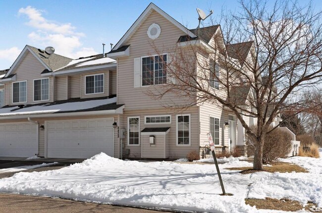 Primary Photo - 8428 Yukon Cir N