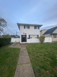 Building Photo - 42 Madison Dr