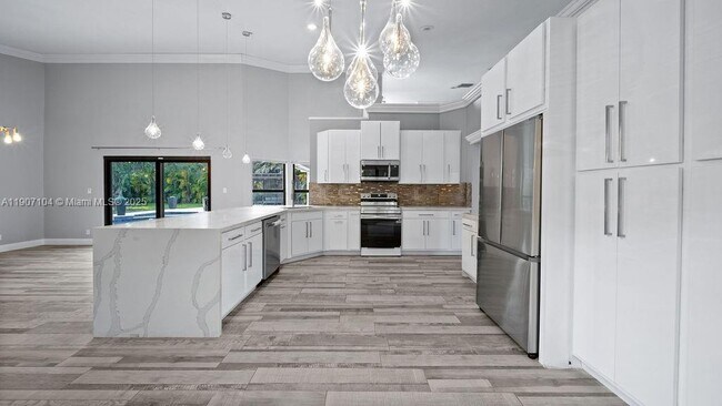 Building Photo - 5831 NW 81st Terrace