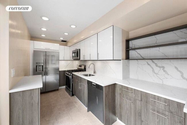 Building Photo - 445 W 19th St