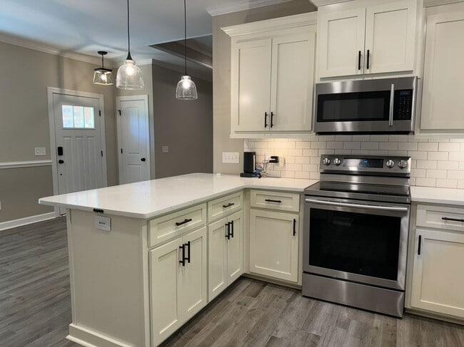Building Photo - Parrish Place Subdivision!   4 BEDROOMS!!!!