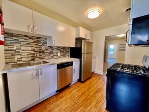 Building Photo - Spacious 1BR apartment with office/ 2nd bedroom.