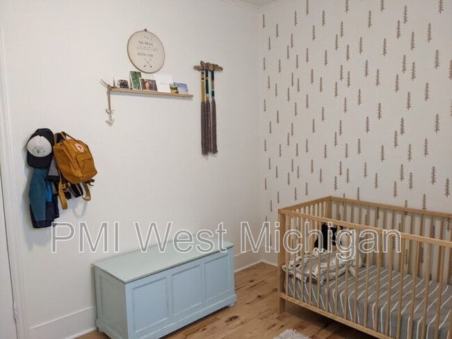 Building Photo - 103 Fitzhugh Ave SE