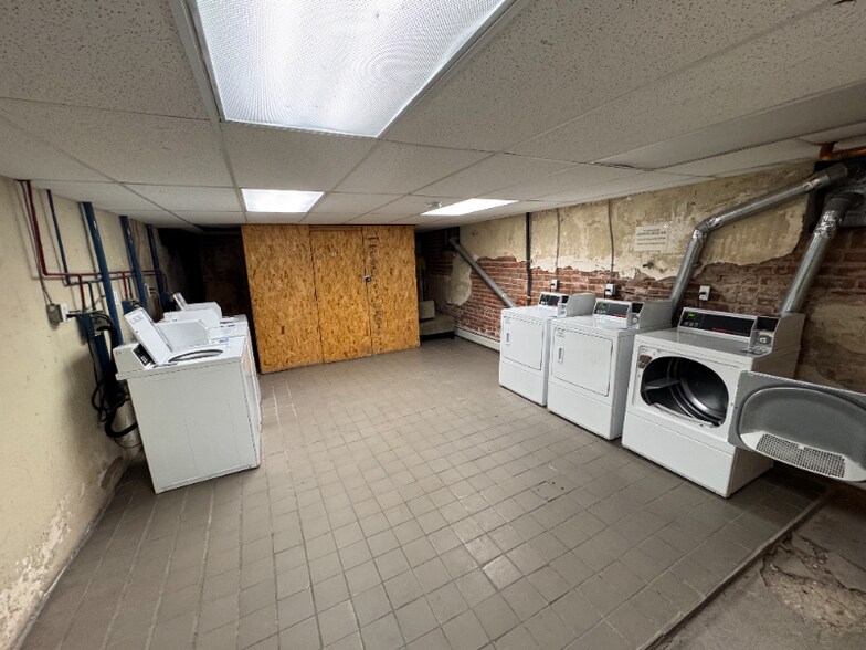 Building Photo - 1629 N Clarkson St