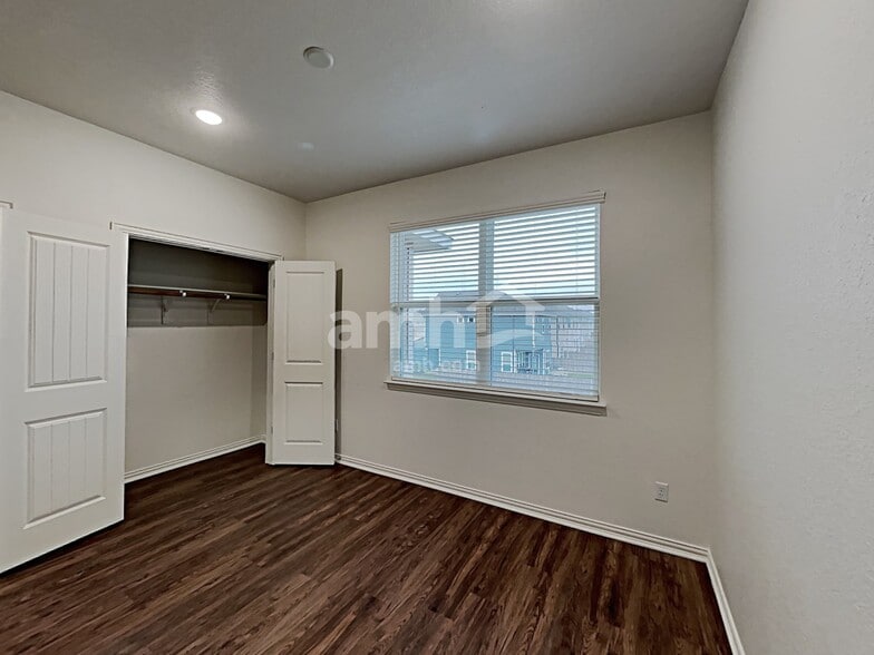 Building Photo - 360 Aspen Waters