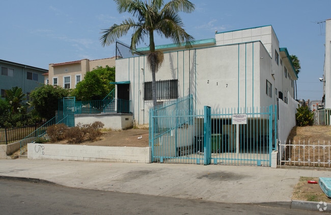 Building Photo - 217 S Carondelet St