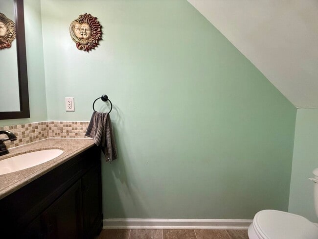 Building Photo - Beautiful 4 Bedroom Home for Rent – Pet Fr...