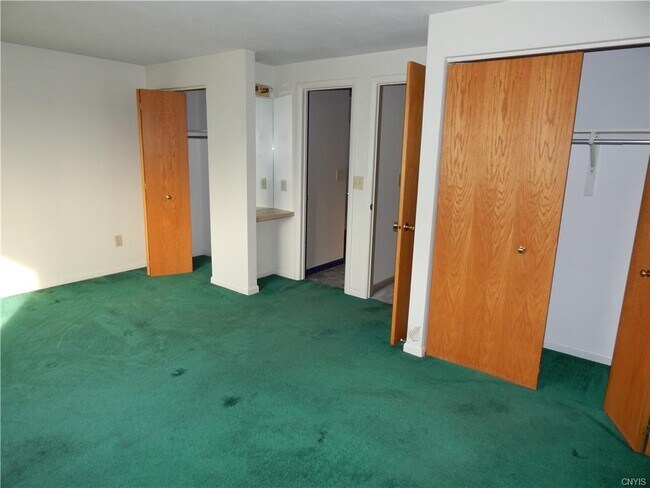Building Photo - 111 Iron Oak Cir