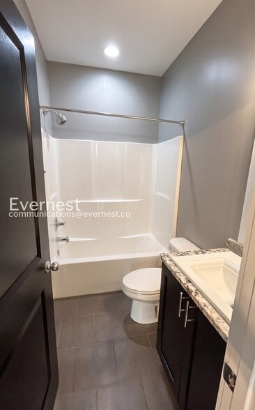 Building Photo - 506 Barristers Ct