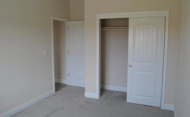 Building Photo - 3715 Bonifacio Way
